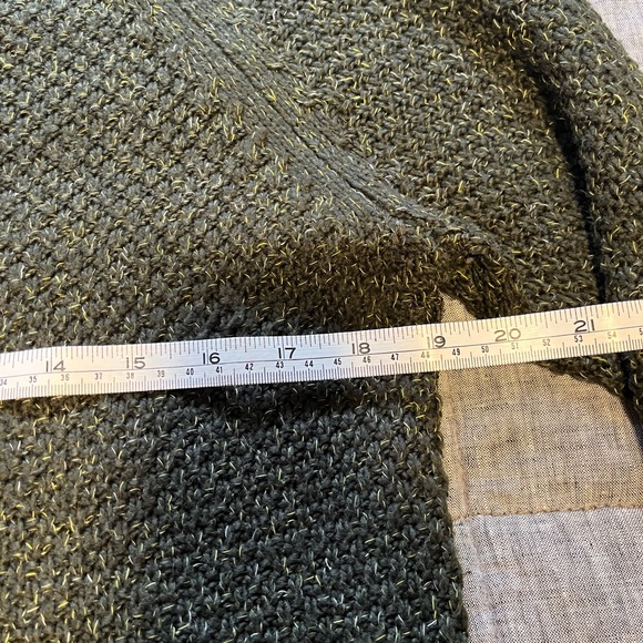 Green Knit Sweater size small - Picture 2 of 4